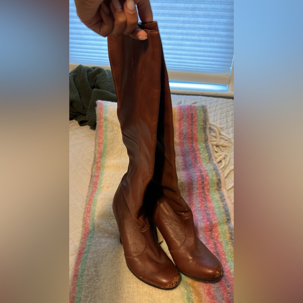 Women’s brown boots size 7.5